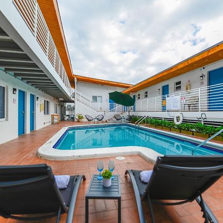 Cozy 1 Bedroom With Pool Steps From The Beach #41 Hollywood Exterior foto