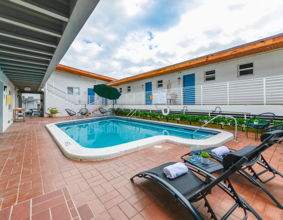 Cozy 1 Bedroom With Pool Steps From The Beach #41 Hollywood Exterior foto
